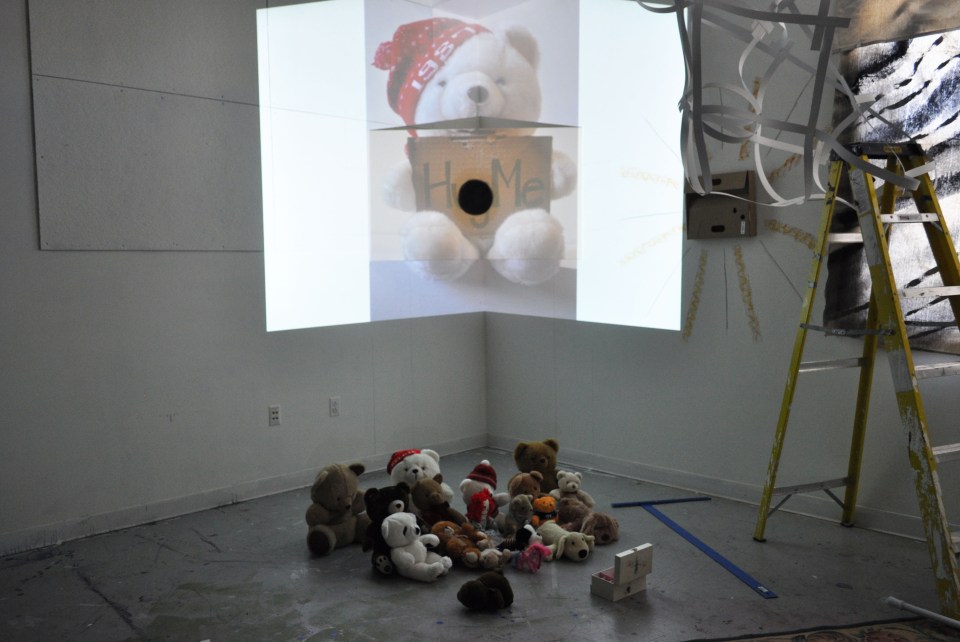 2013 0313 Hug Me Projection Studio SHOT